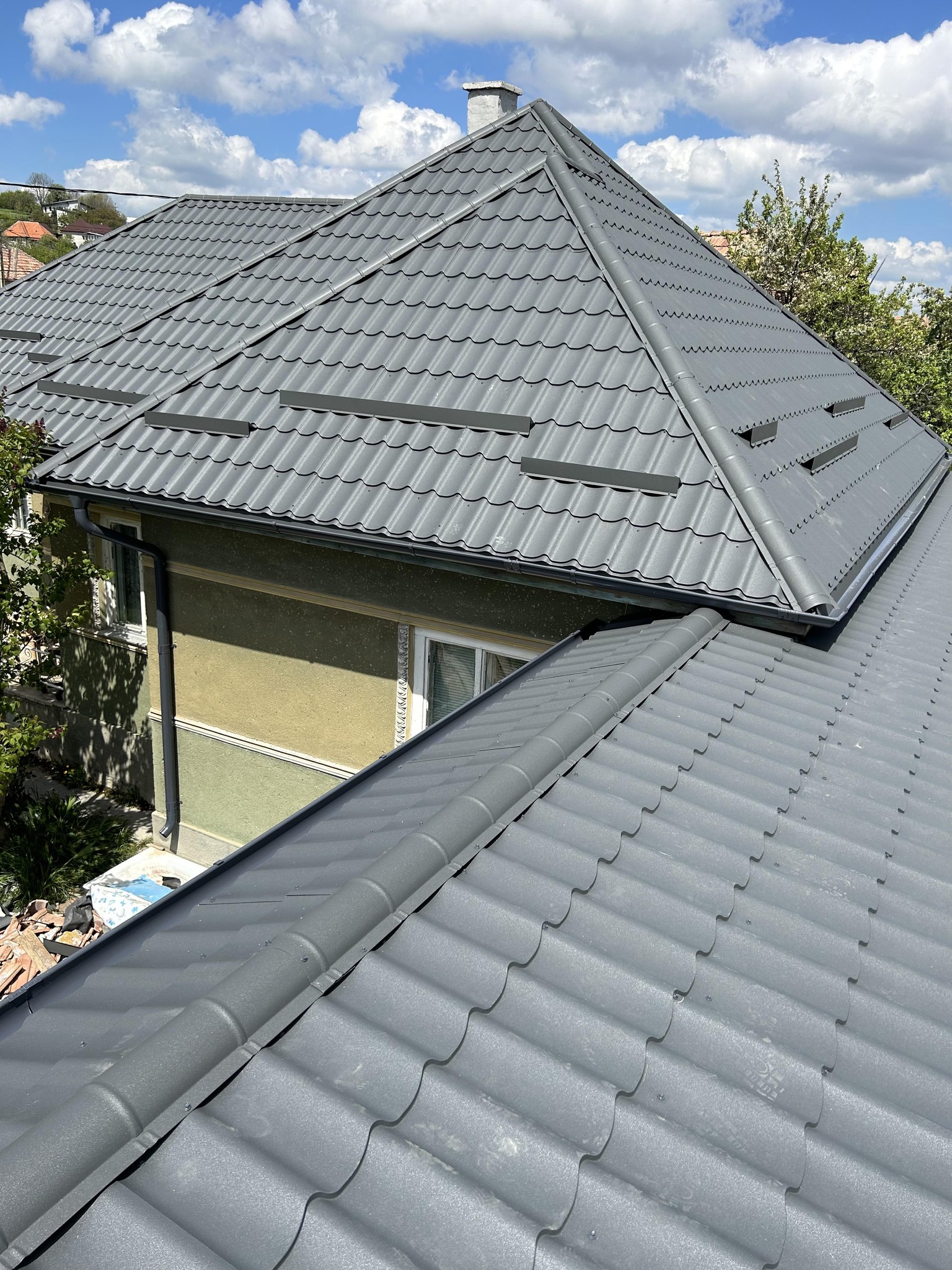 Montaj şi reparaţii acoperiş