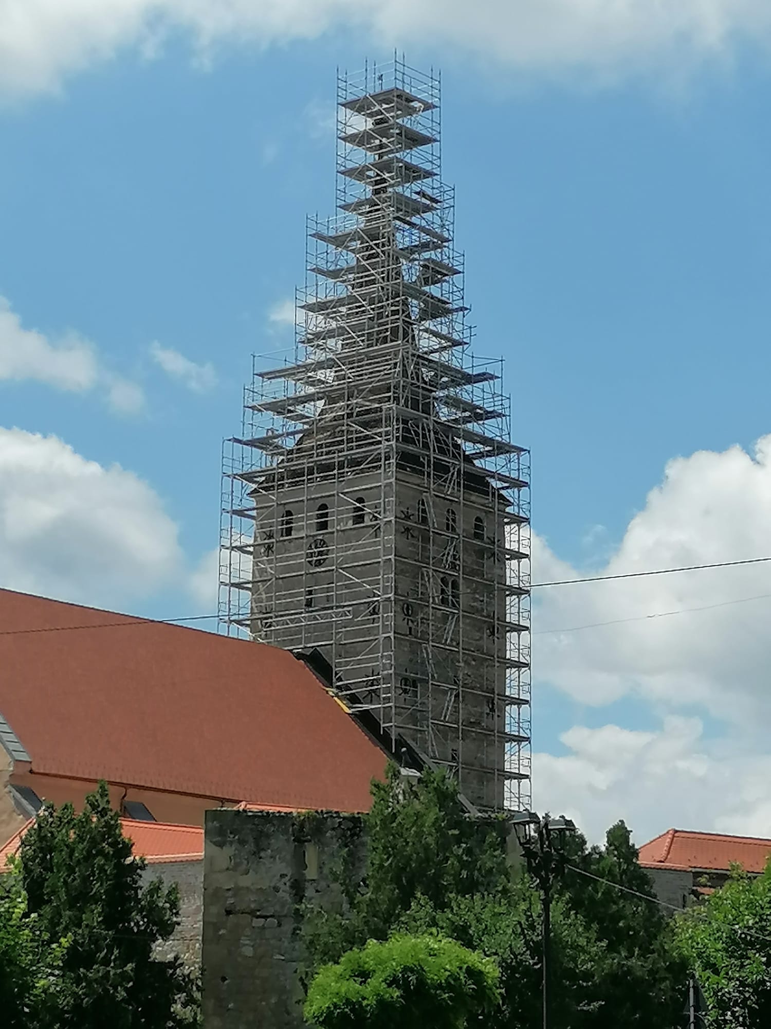 Închiriere schele construcţii