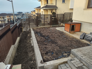 Curte frontală pre-amenajare peisagistică