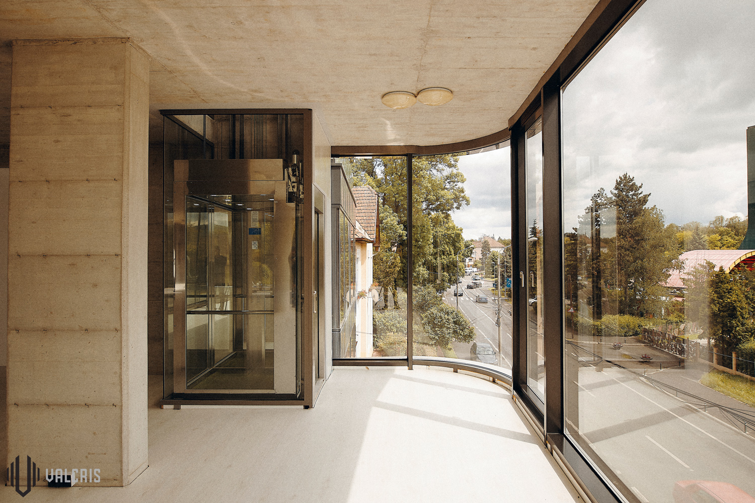 Servicii pentru lifturi, ascensoare şi scări rulante